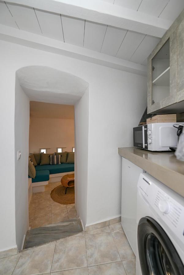 Kleris Apartments 8 Tinos Bagian luar foto