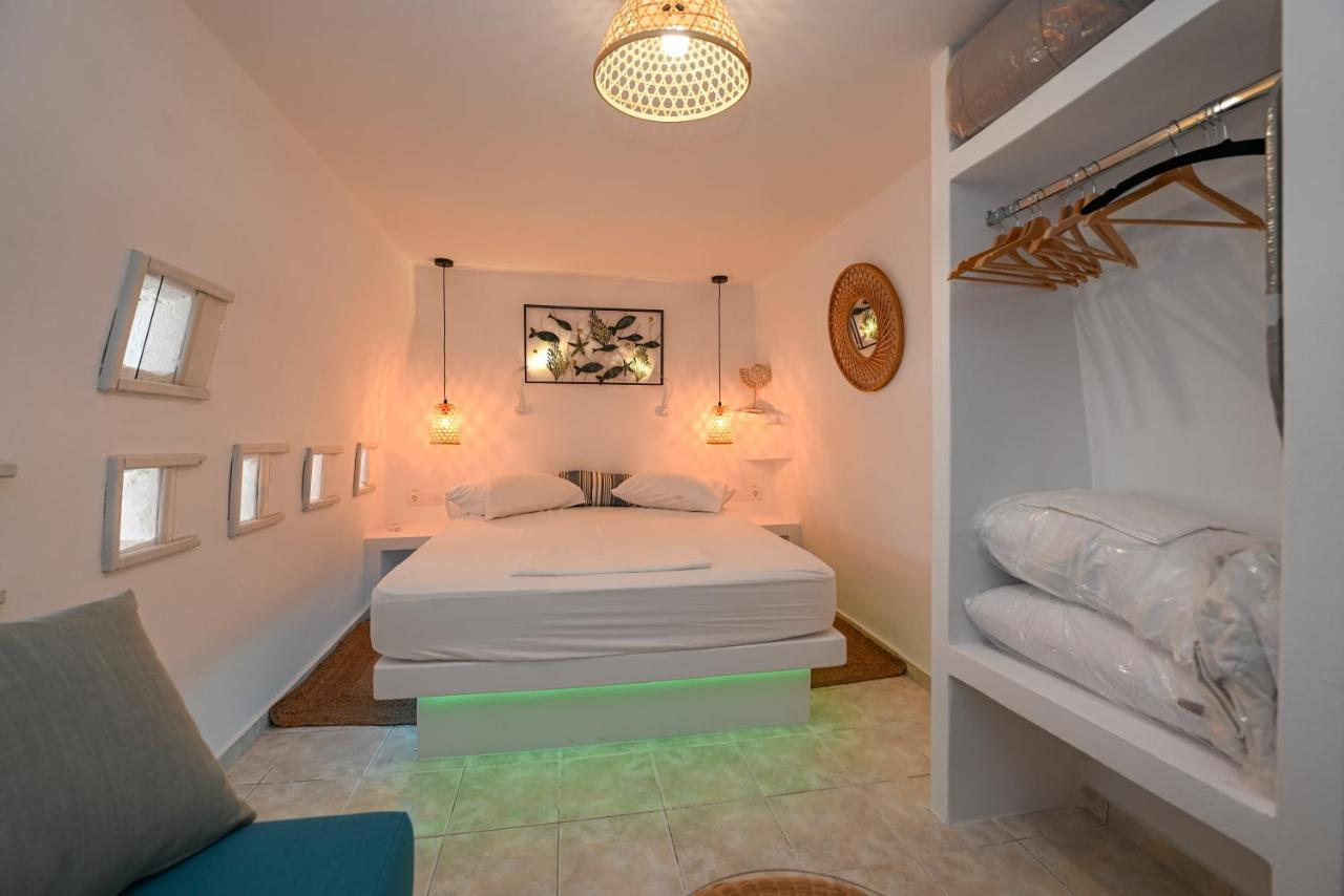 Kleris Apartments 8 Tinos Bagian luar foto